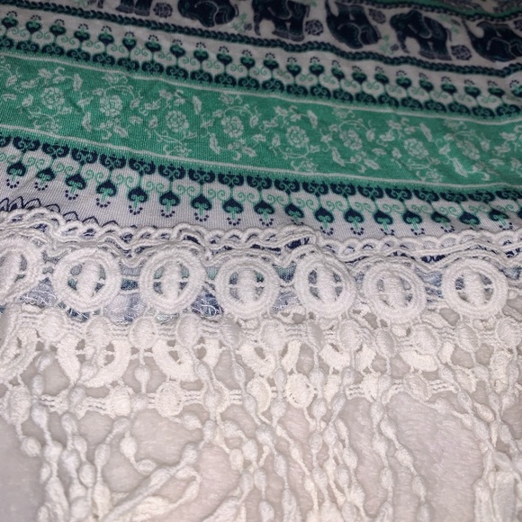 Crop Top - Picture 2 of 5